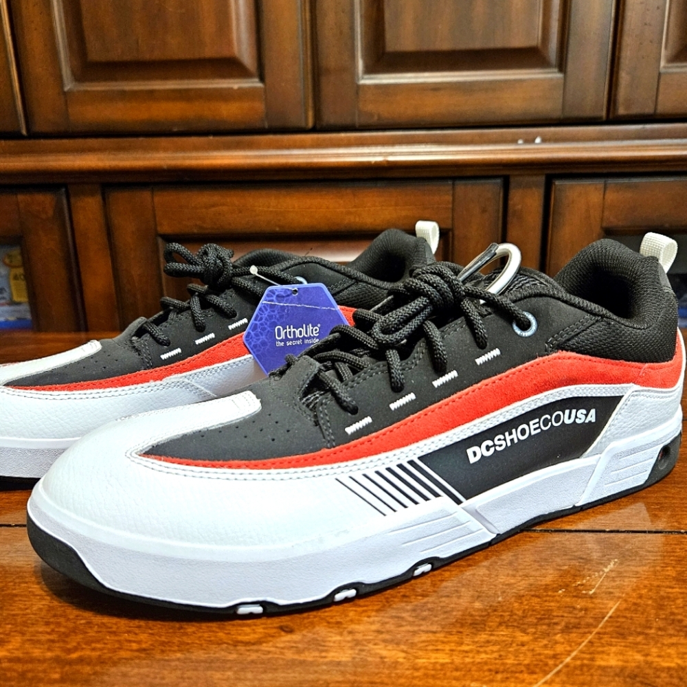 DC Shoes New men's size 13